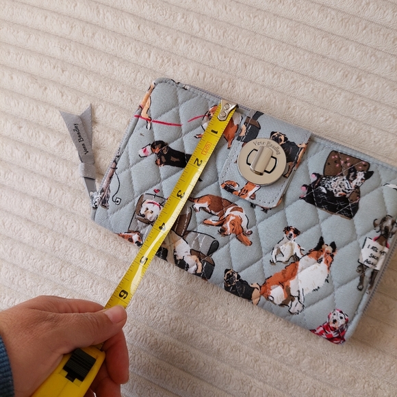 Vera Bradley RFID Turnlock Wallet in the Dog Show pattern - Picture 2 of 8